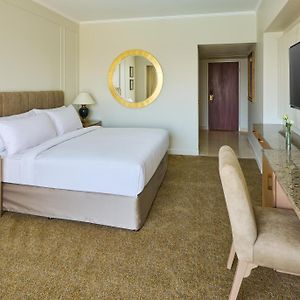 Camera con letto king size d'angolo